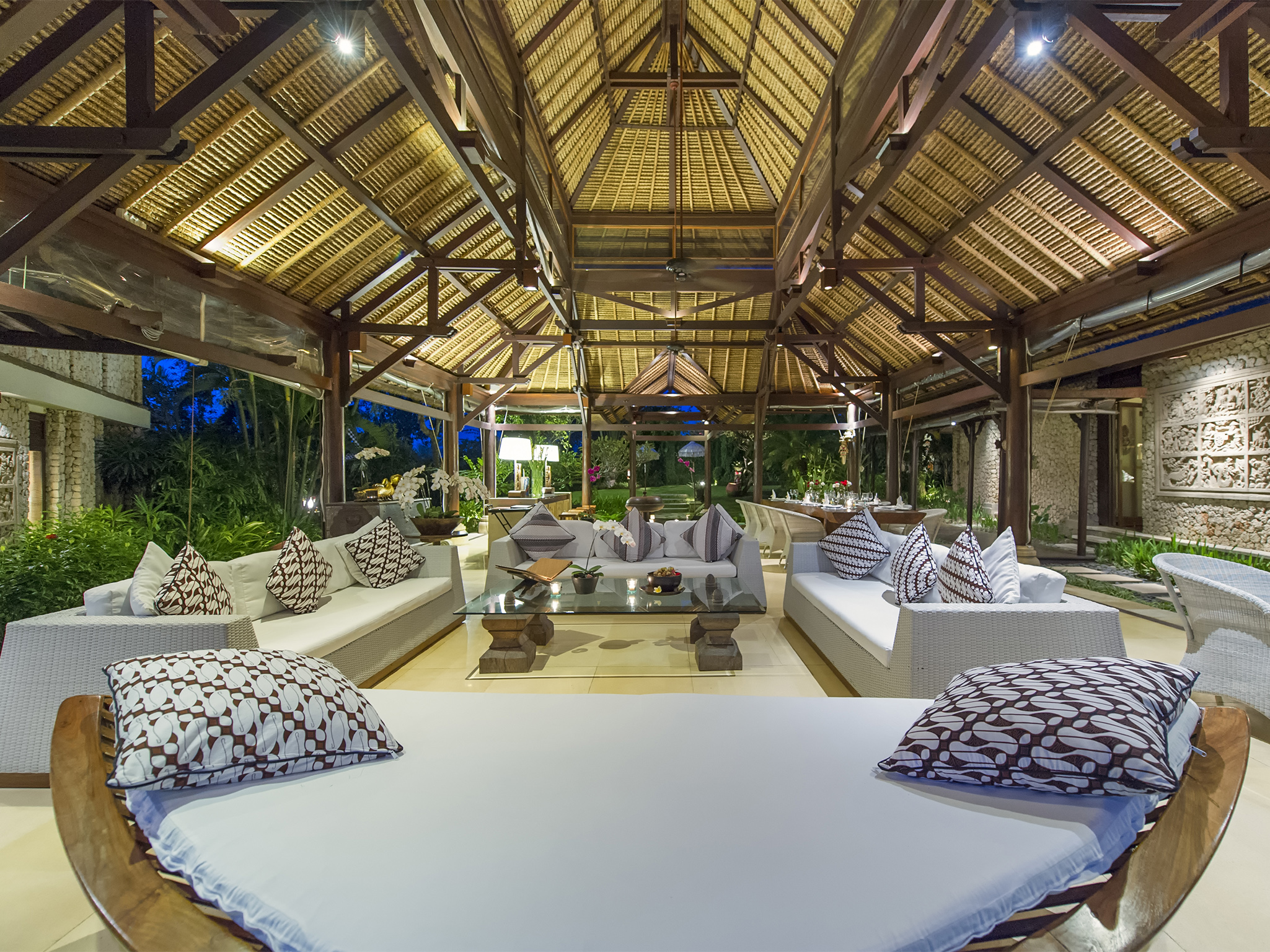 Villa Sungai Tinggi - Living, bar and dining area - Sungai Tinggi Beach Villa, Canggu, Bali